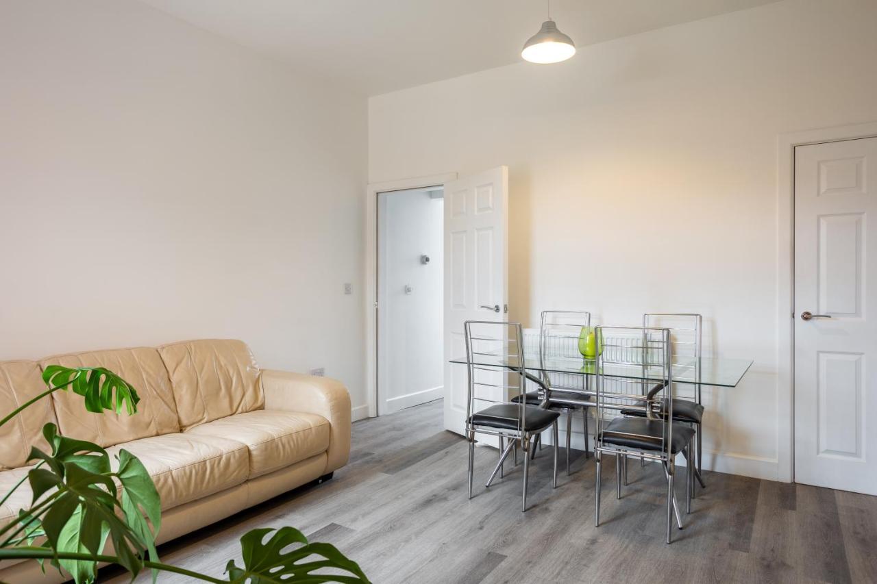 הוילה Normanton  Whole House In Centre Of Town Ideal For Contractors And Professionals מראה חיצוני תמונה